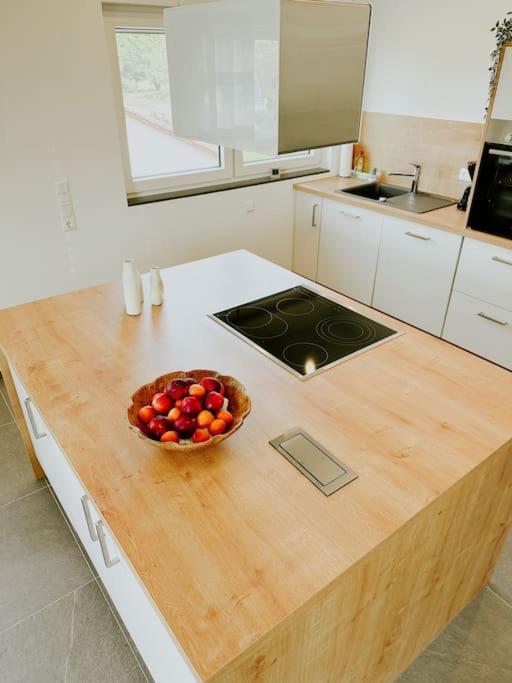 Apartment 100 Qm Im Weindorf - Balkon/Garage Aspisheim Dış mekan fotoğraf