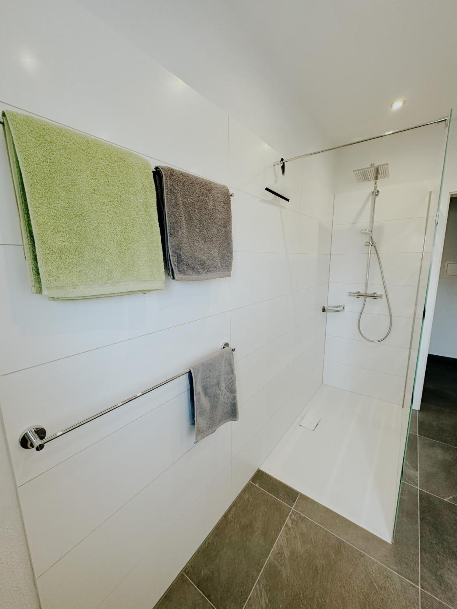 Apartment 100 Qm Im Weindorf - Balkon/Garage Aspisheim Dış mekan fotoğraf